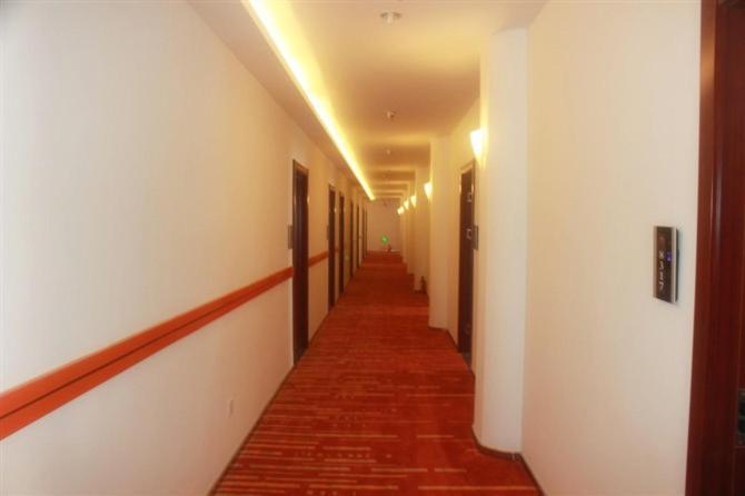 Shanghai Yiting 6+E Hotel - Lujiazui Экстерьер фото